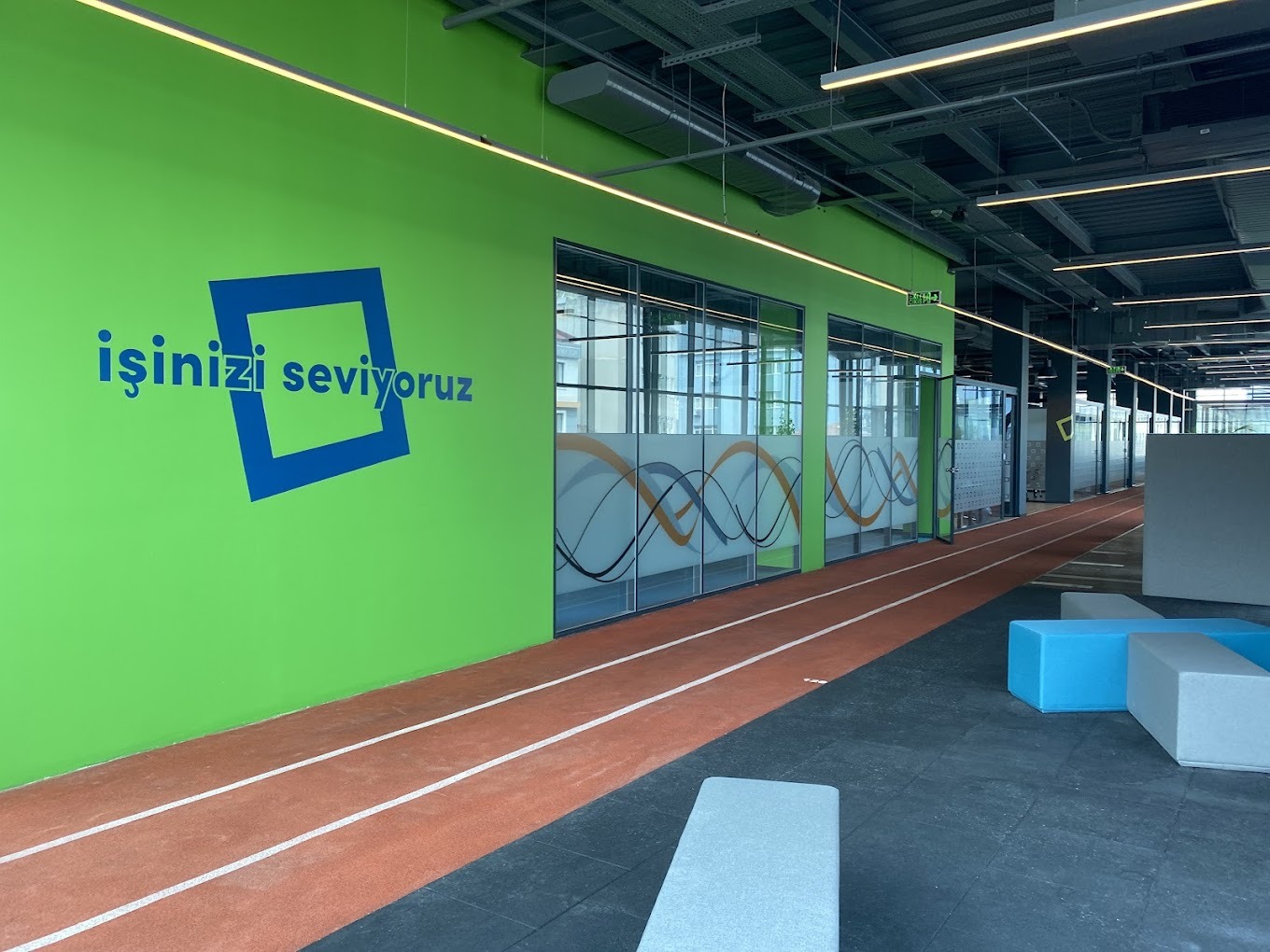 Large Seminar Area - Gallery Image