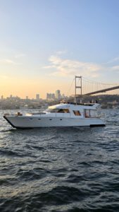 Bosphorus Session White Moon