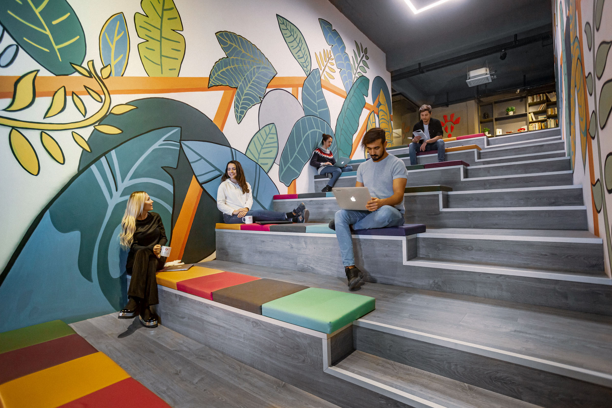 W'Square Meeting Room - Gallery Image