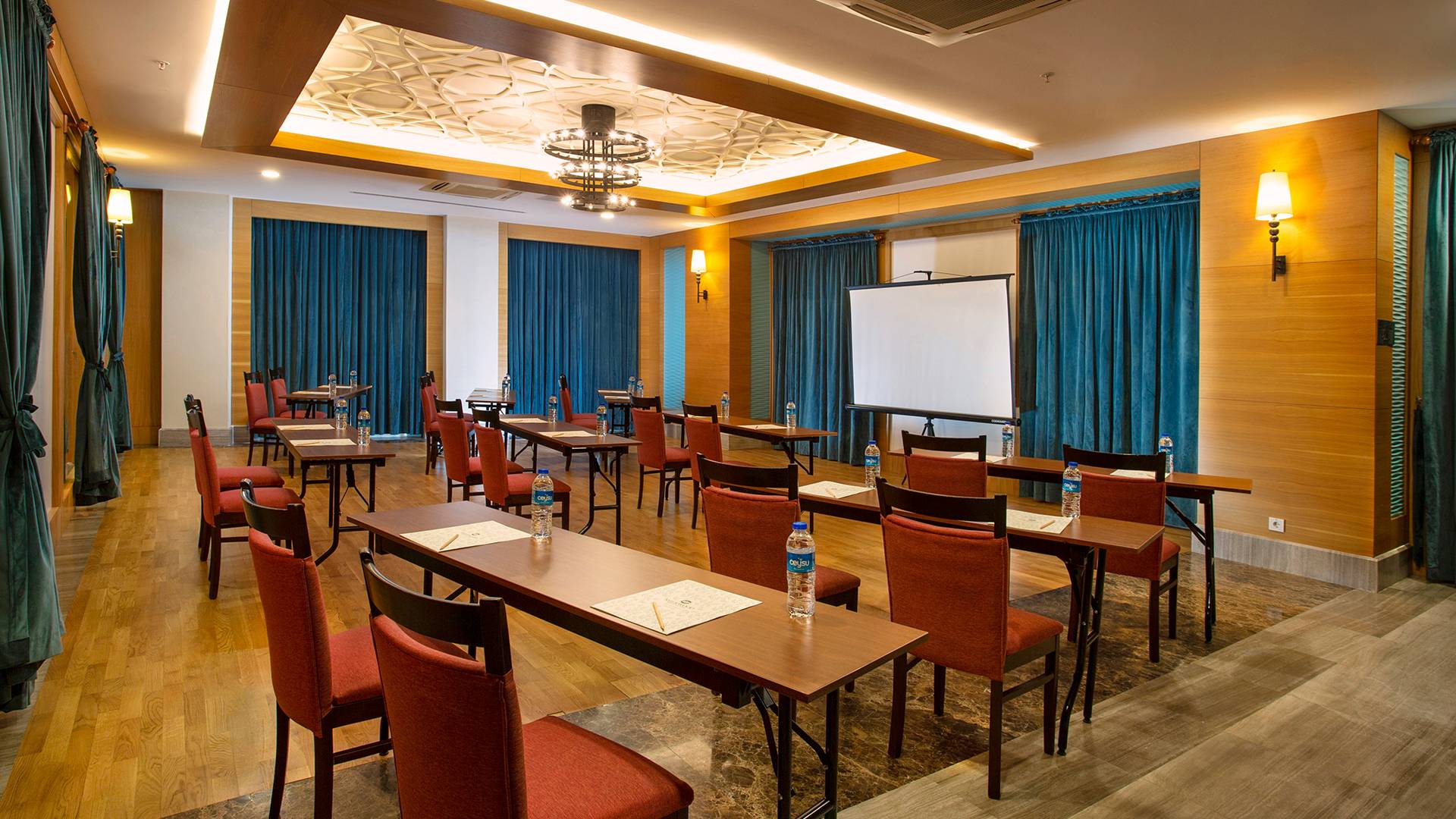 Breezes 3 Workshop - Room Image