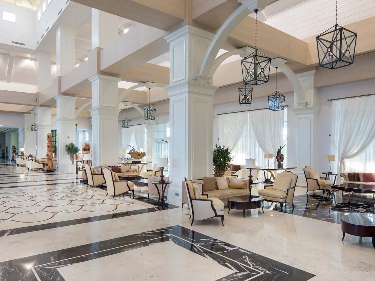 Pacific Foyer Area - Room Image